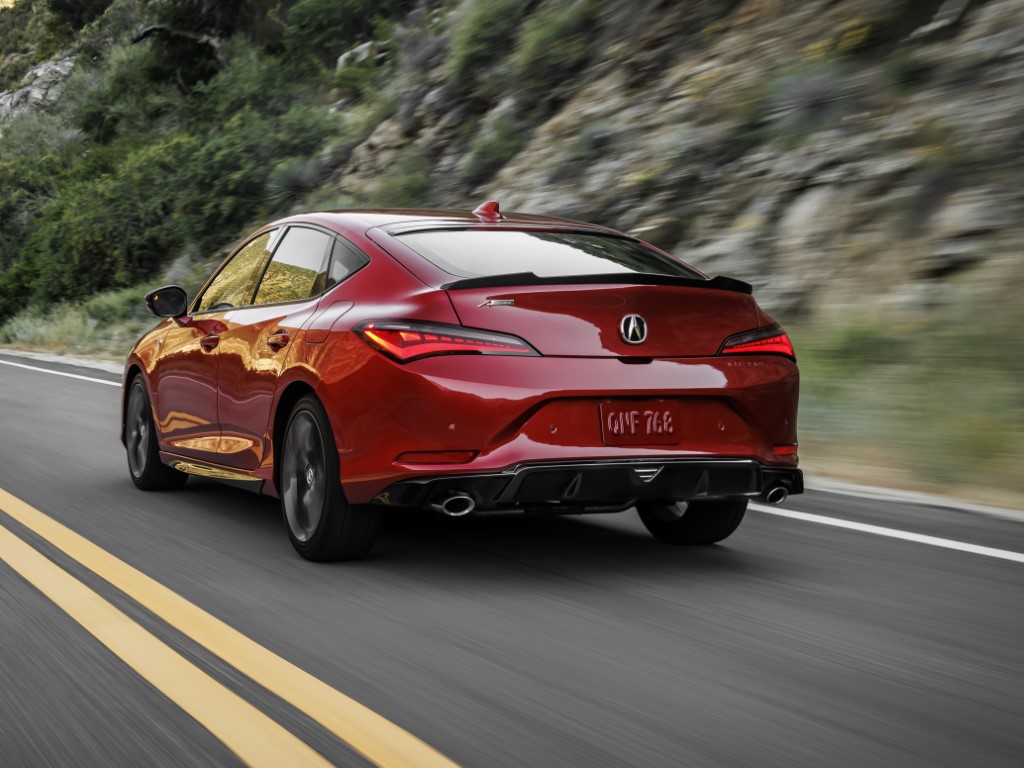 Acura Integra 5-door 1.5 VTEC Turbo (Automatic)